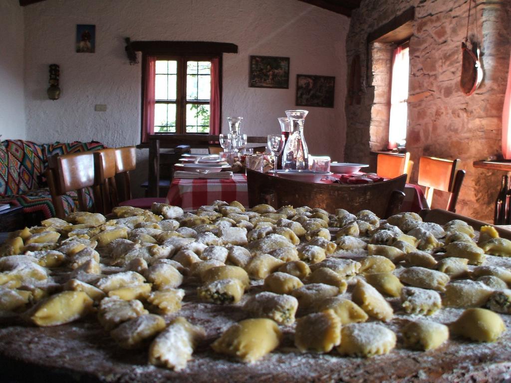 Agriturismo La Fontana Dell'Olmo Hotell Molini di Triora Eksteriør bilde